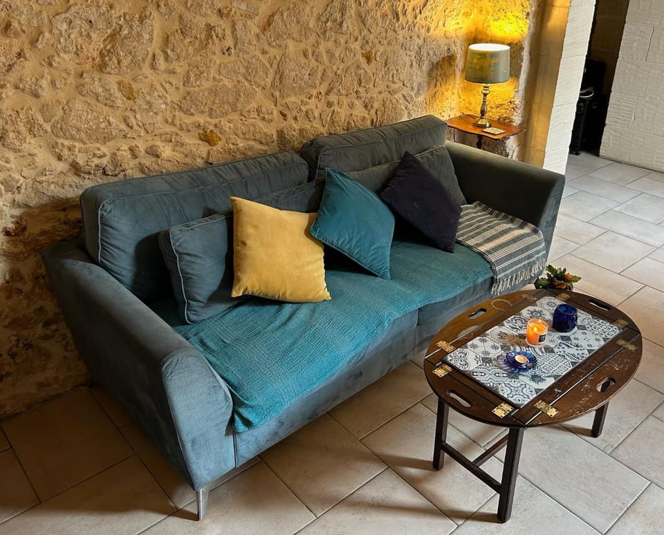 Communal lounge/ TV room, Living room, Seating area