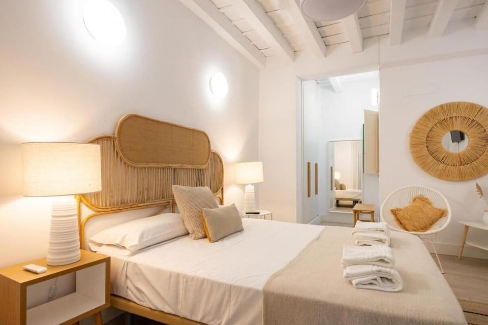 Alcazares Deluxe Suite by Valcambre Apartment in Seville