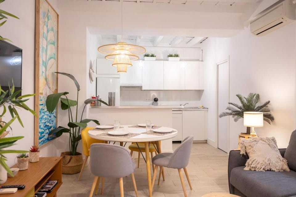 Alcazares Deluxe Suite by Valcambre Apartment in Seville