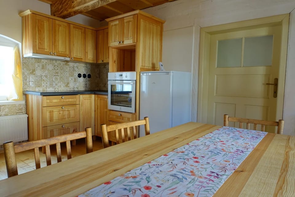 Dining area, oven, stove