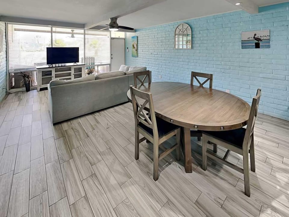 Sandy Shores Apartment in Port Aransas