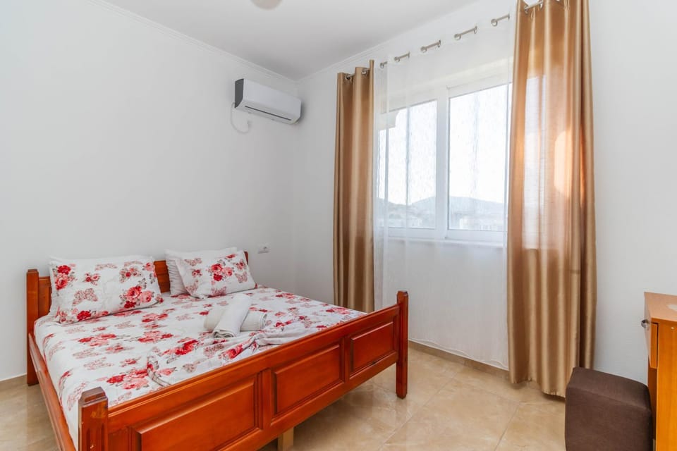Bed, Bedroom, air conditioner