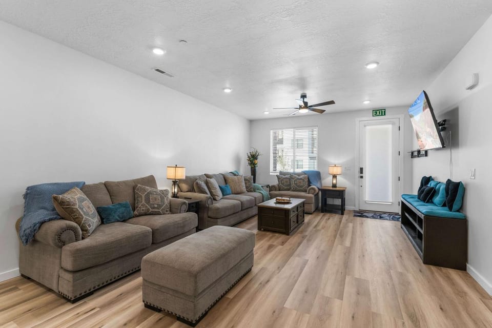 Sunset Ridge - Stay for 18 House in Washington