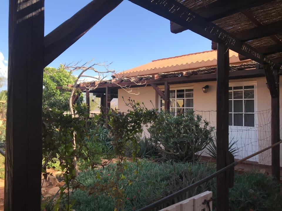 Property building, Day, Garden, Garden view