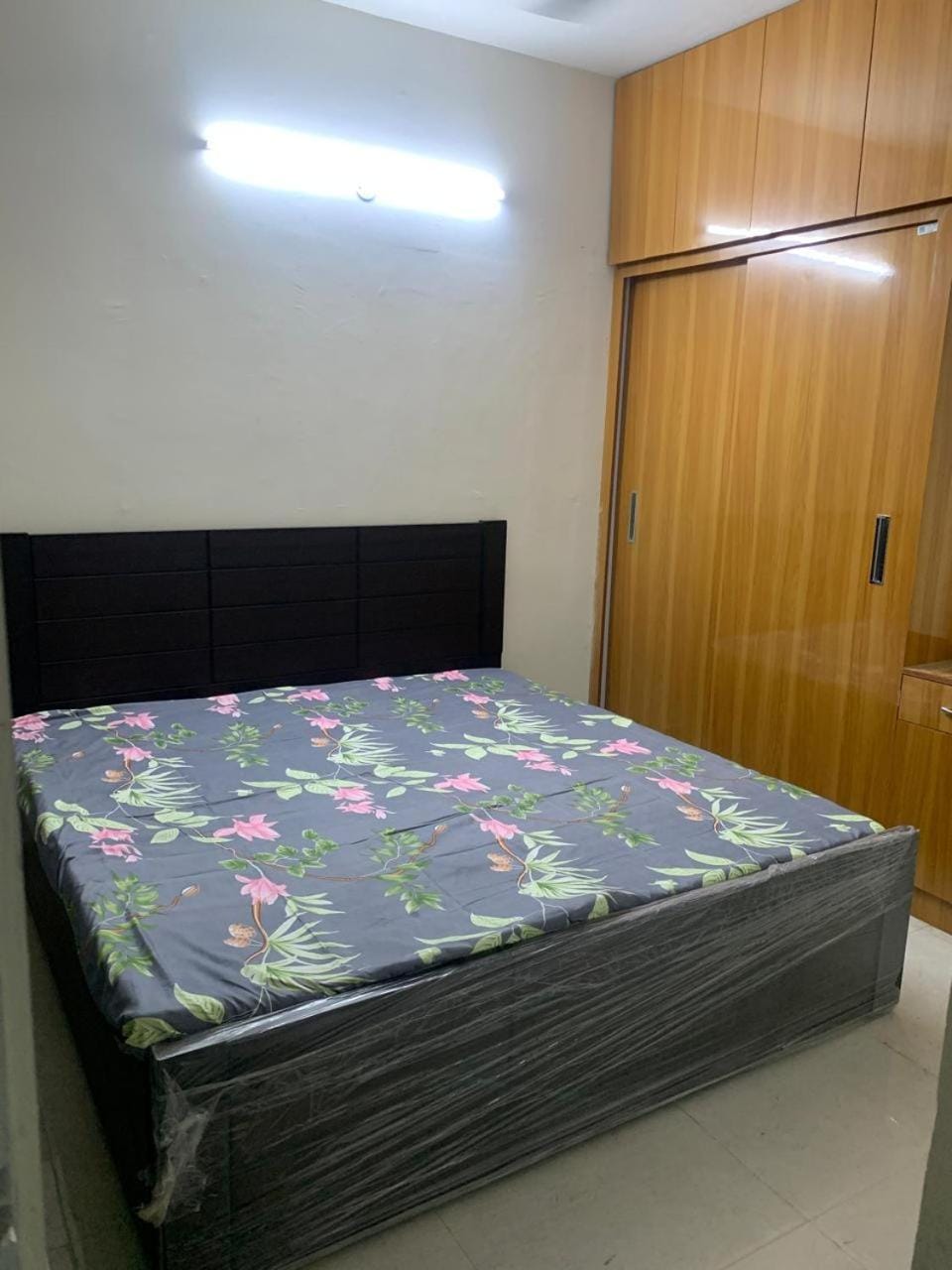 Bed, Photo of the whole room, Bedroom, wardrobe
