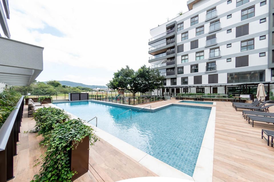 Apto moderno em Jurerê com piscina FR5722 Apartment in Florianopolis