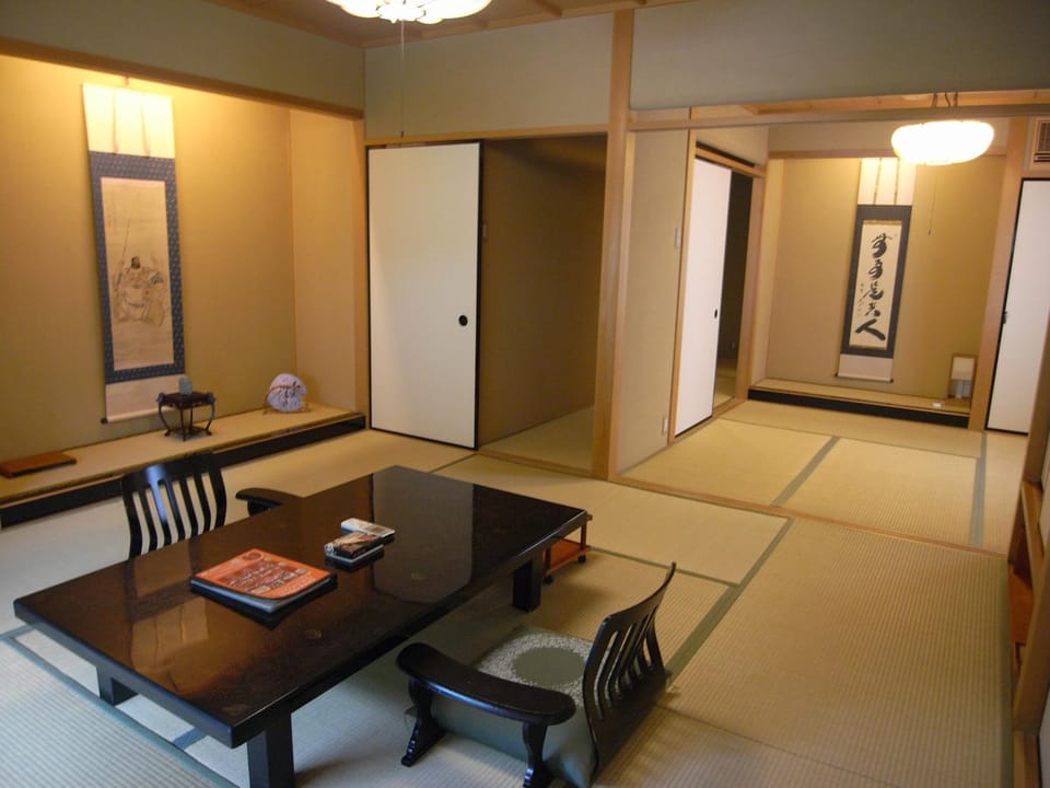 Living room, Photo of the whole room