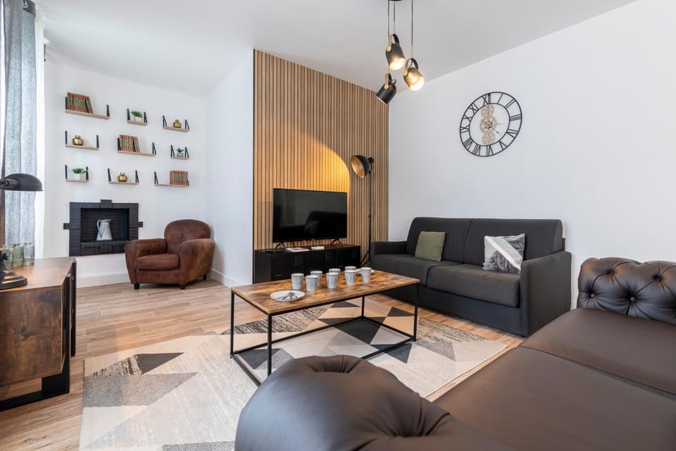 Communal lounge/ TV room, TV and multimedia, Living room, Seating area