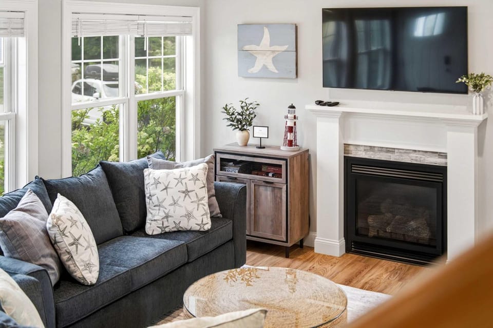 Maritime Meadows - Charming Resort-Style Home House in Arundel