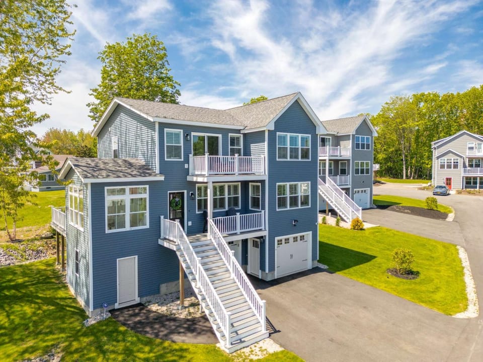 Large Family Retreat Near Beach Private Decks House in Wells