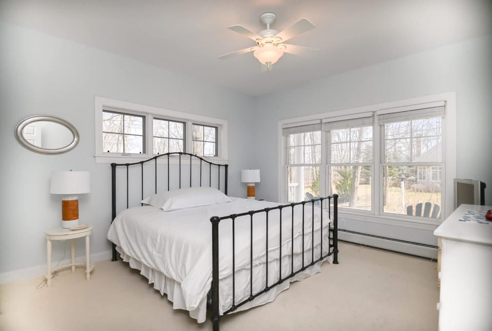 Stunning 5 BDR Walk to York Harbor Beach House in York Harbor