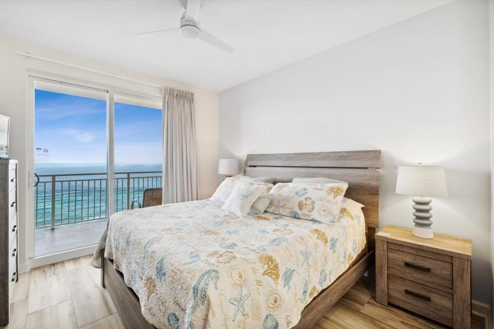 Sunset View - Direct Oceanfront Balcony -Two Pools Apartment in Panama City Beach