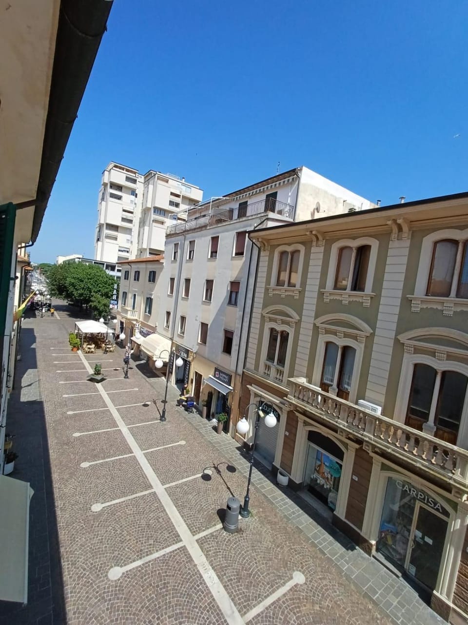 Neighbourhood, Street view