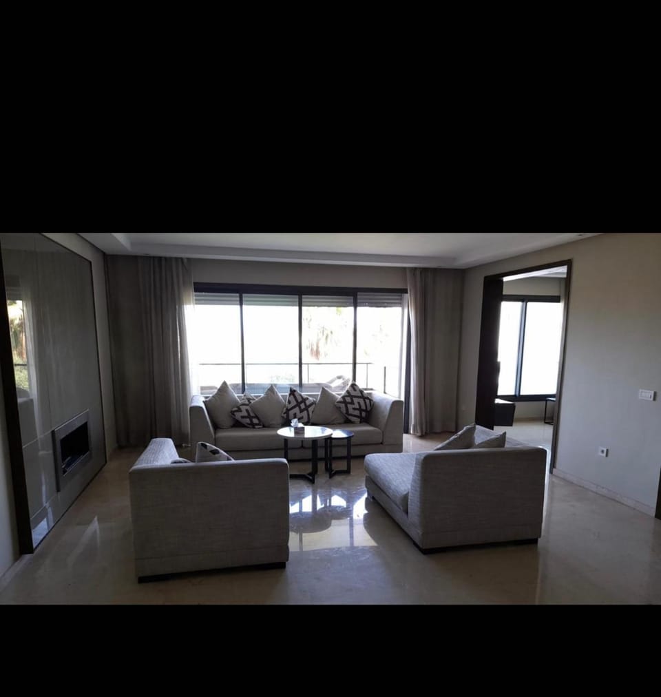 Superbe appartement avec piscine face à la mer Apartment in Casablanca-Settat