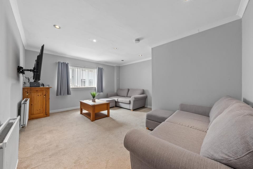 Communal lounge/ TV room, Living room