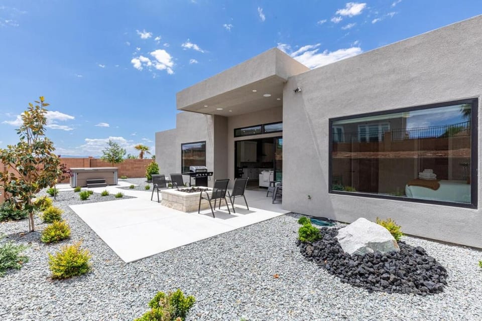 Sunshine Retreat at Paseos House in Washington