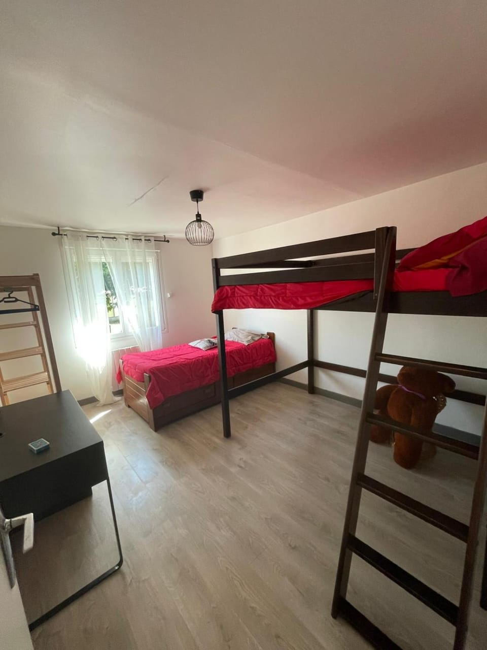 Bed, Photo of the whole room, Bedroom, bunk bed