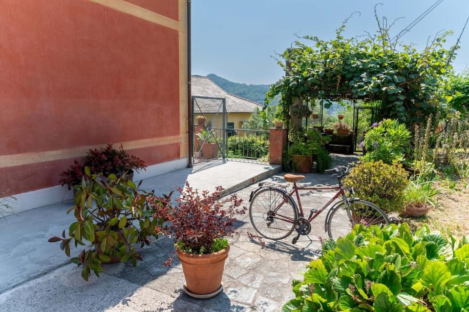 Villa Questa - Oasi sommersa nel Verde Villa in Chiavari