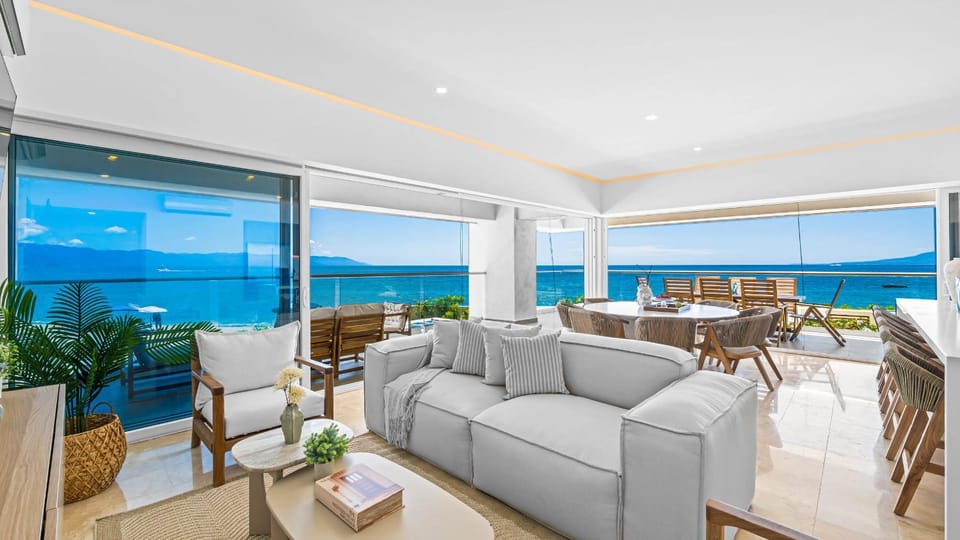 View (from property/room), Balcony/Terrace, Living room, Seating area, Dining area, Sea view