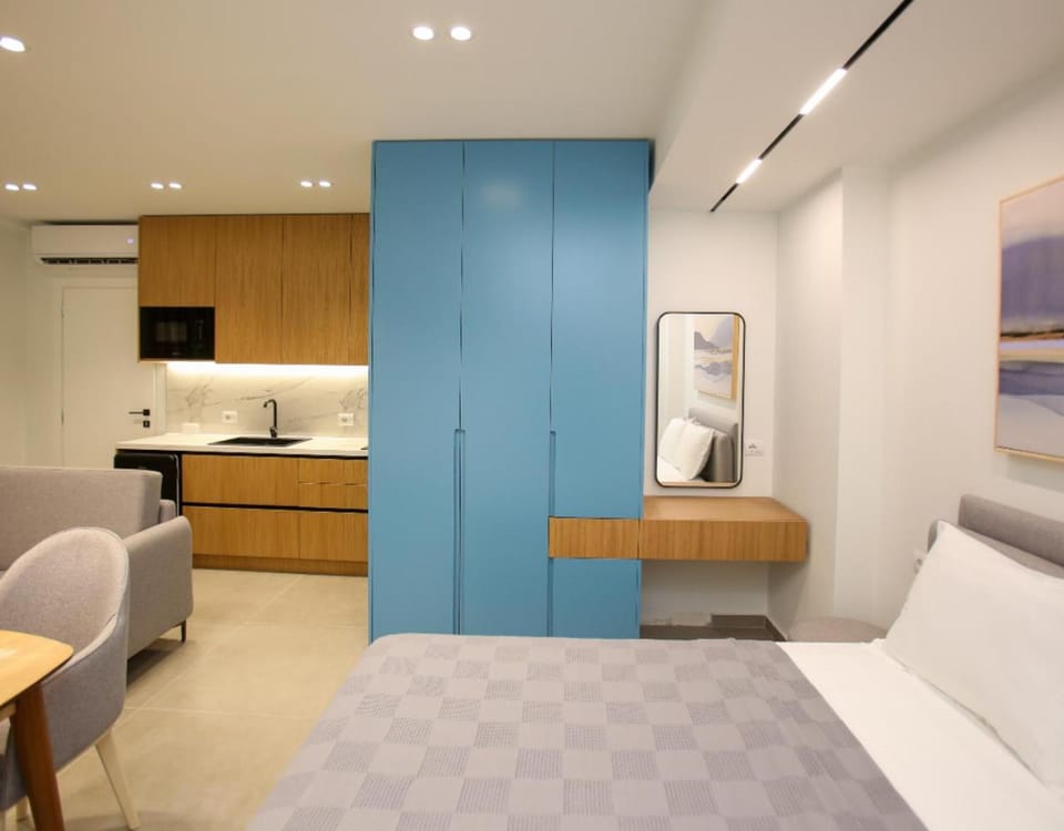 Bed, Kitchen or kitchenette, Photo of the whole room, Bedroom, minibar, oven