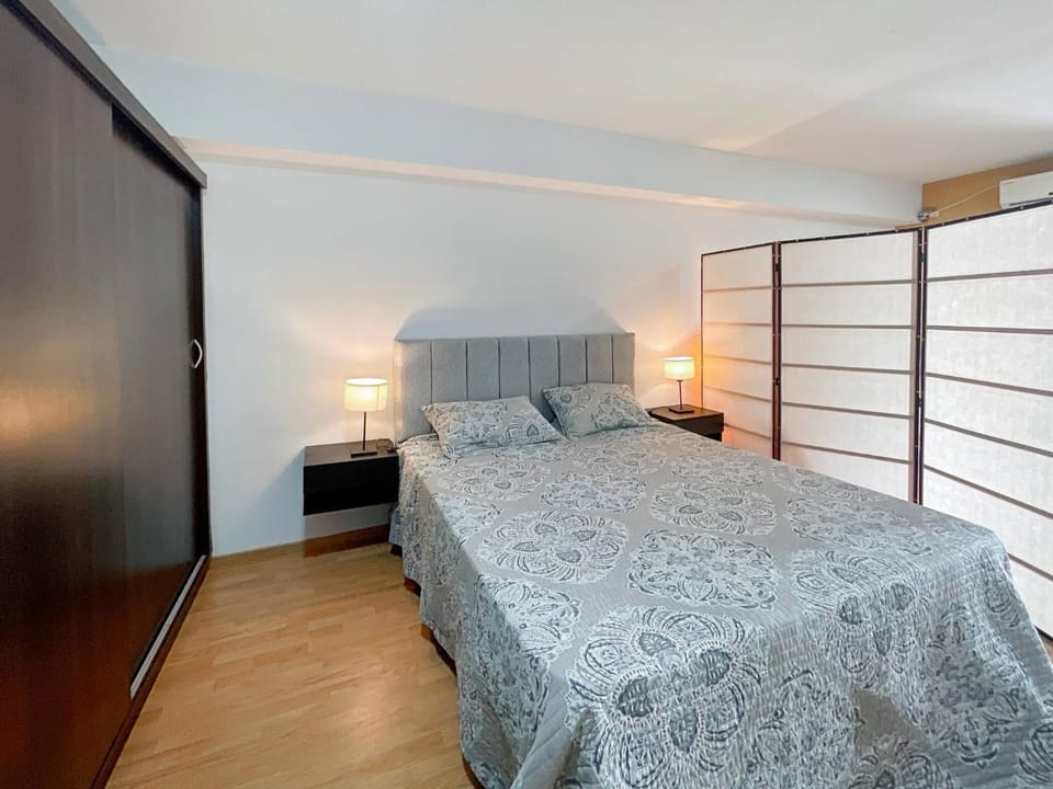 Photo of the whole room, Bedroom