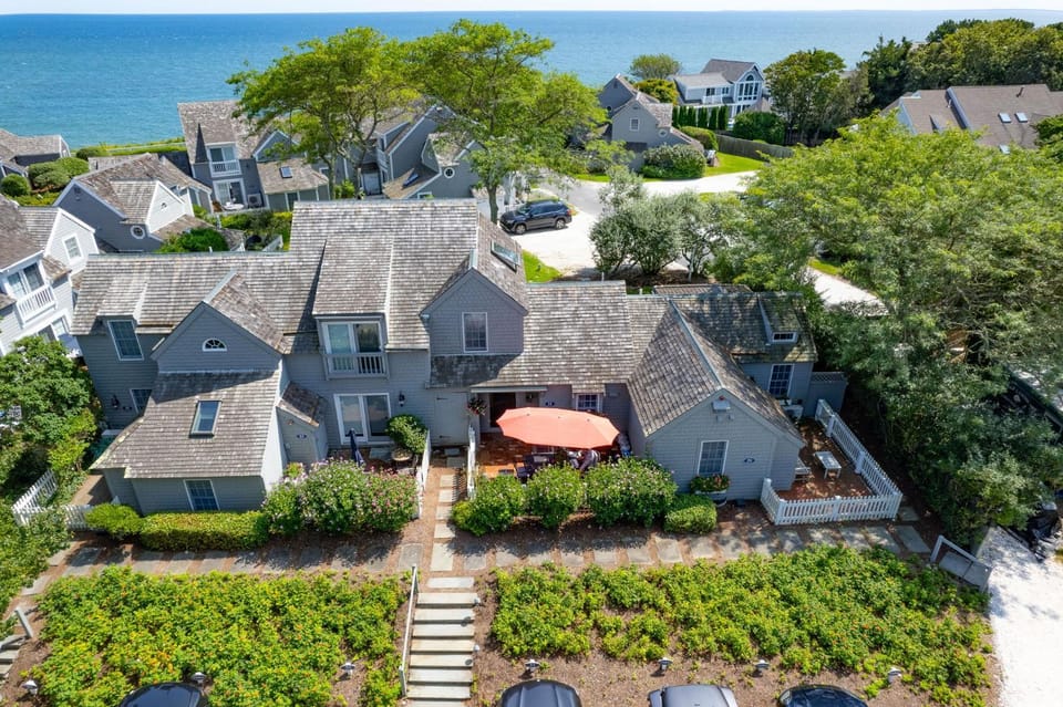 Vineyard Sound Retreat Sleeps 6 House in Maushop Village