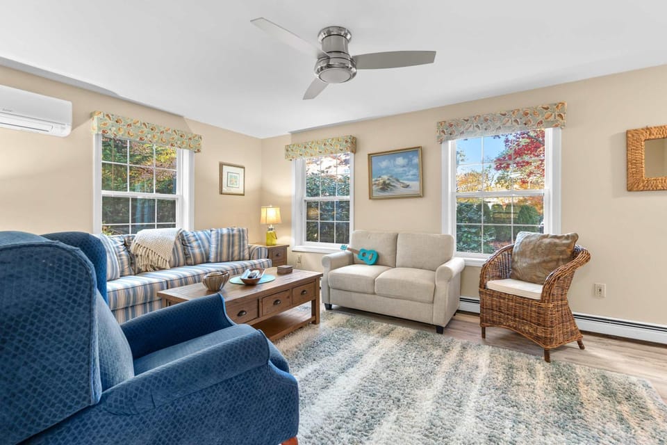 Summersea - Charming 4 BDR in Golf Community House in New Seabury