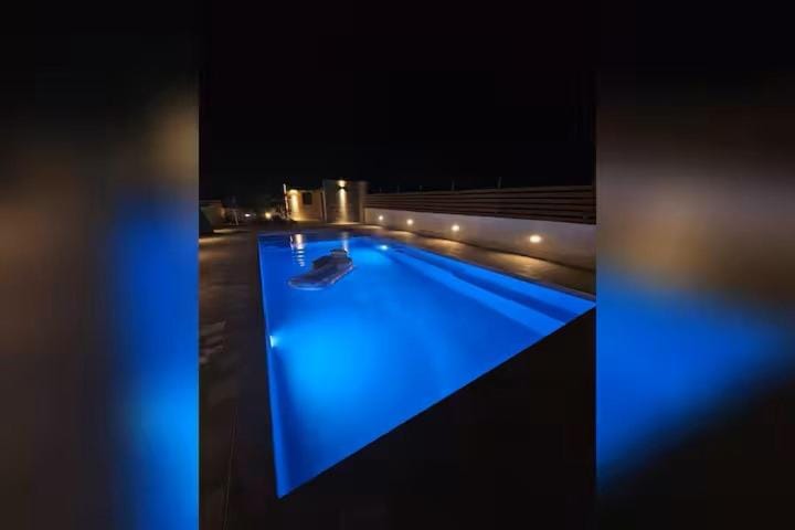 Hot Tub, Swimming pool