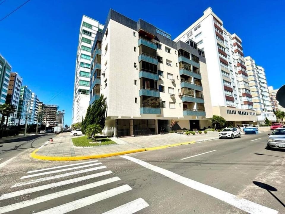 Property building, Neighbourhood, Street view, Location, Parking