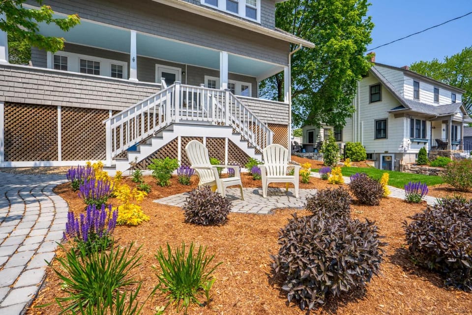 Downtown Ogunquit - Walk to Beach Shops & Seafood House in Ogunquit