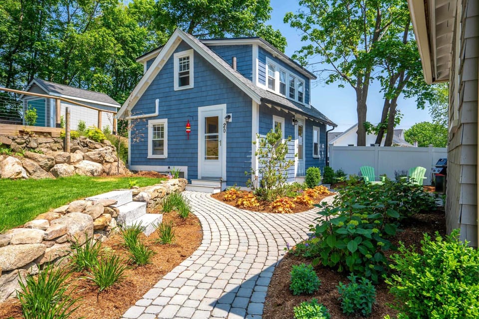 Steps to Beach & Downtown OGT - Screened in Porch House in Ogunquit