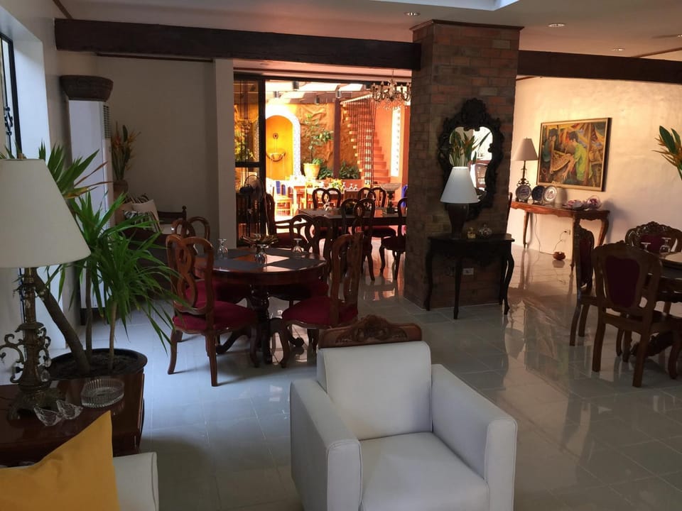 Communal lounge/ TV room