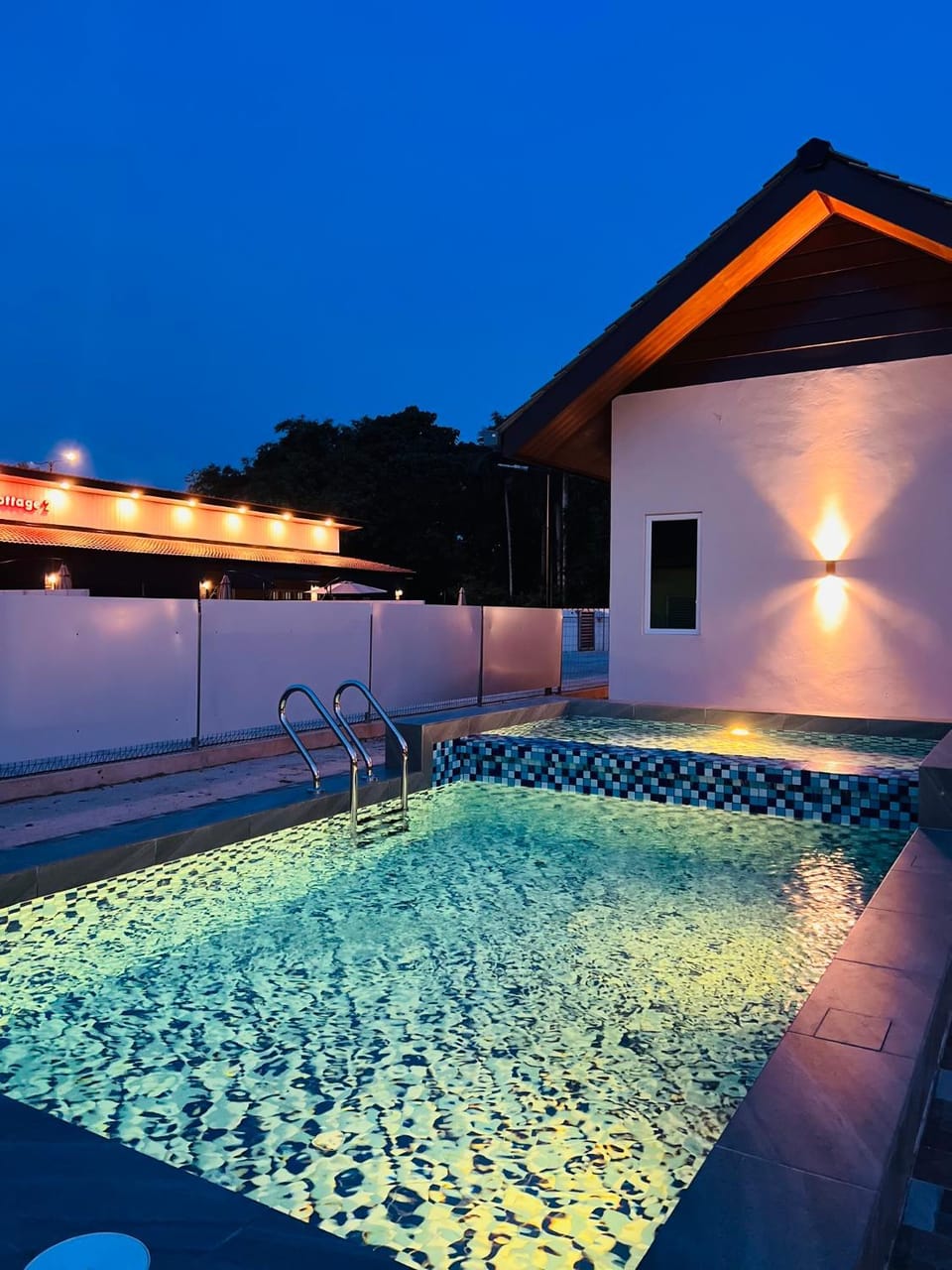 Bungalow D'CENANG II - Private Pool 4 Bedrooms Villa in Kedah