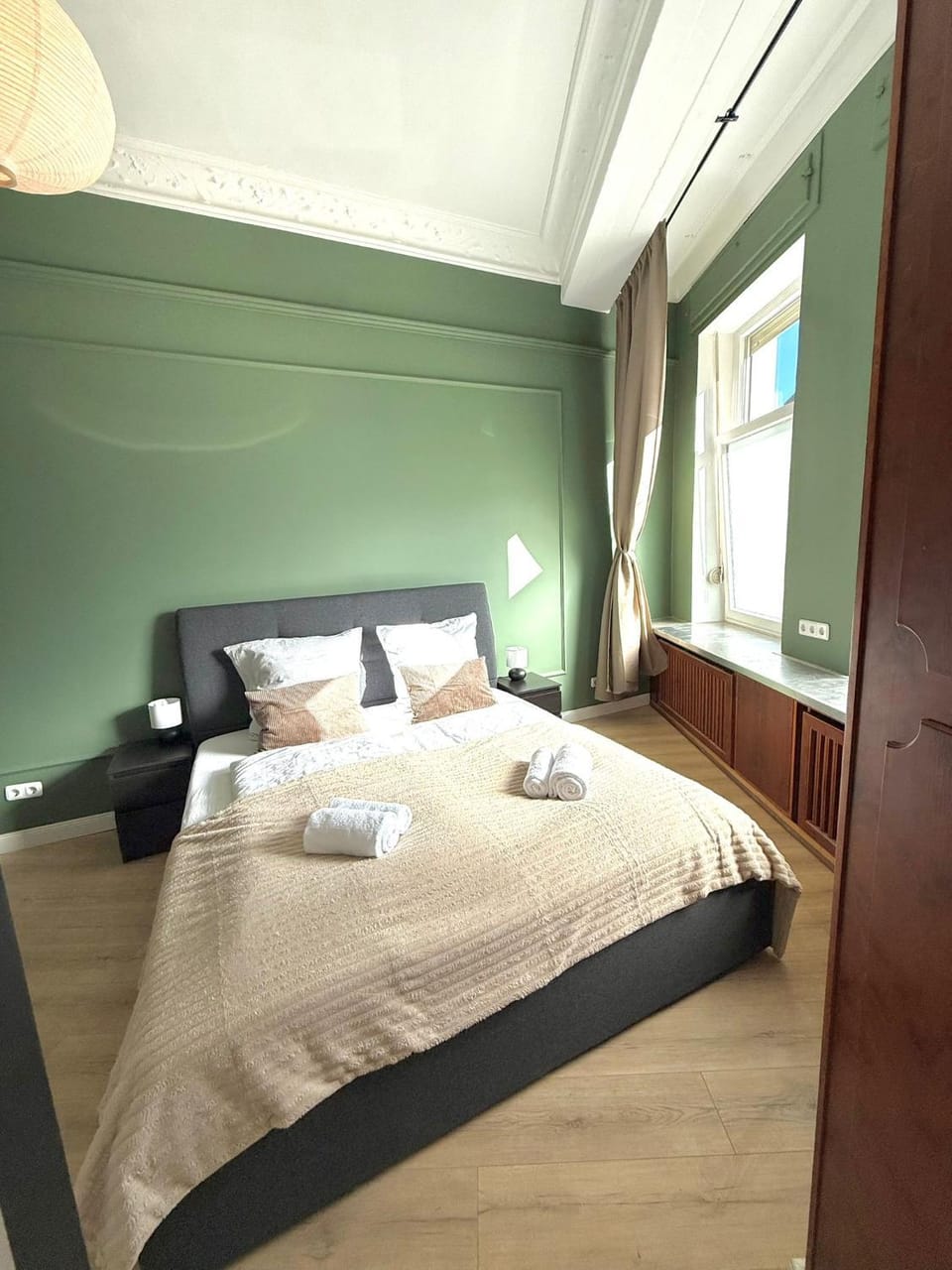 Bed, Photo of the whole room, Bedroom, towels