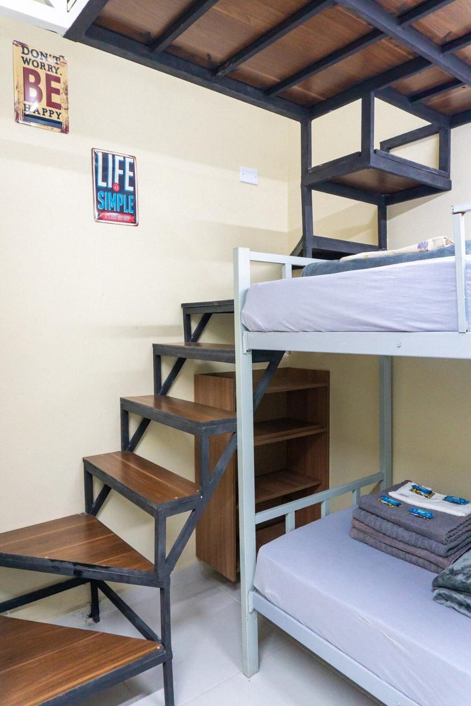 Bed, Photo of the whole room, Bedroom, bunk bed