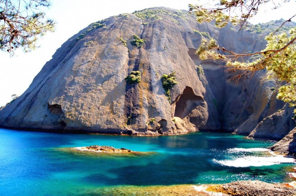 Nearby landmark, Natural landscape