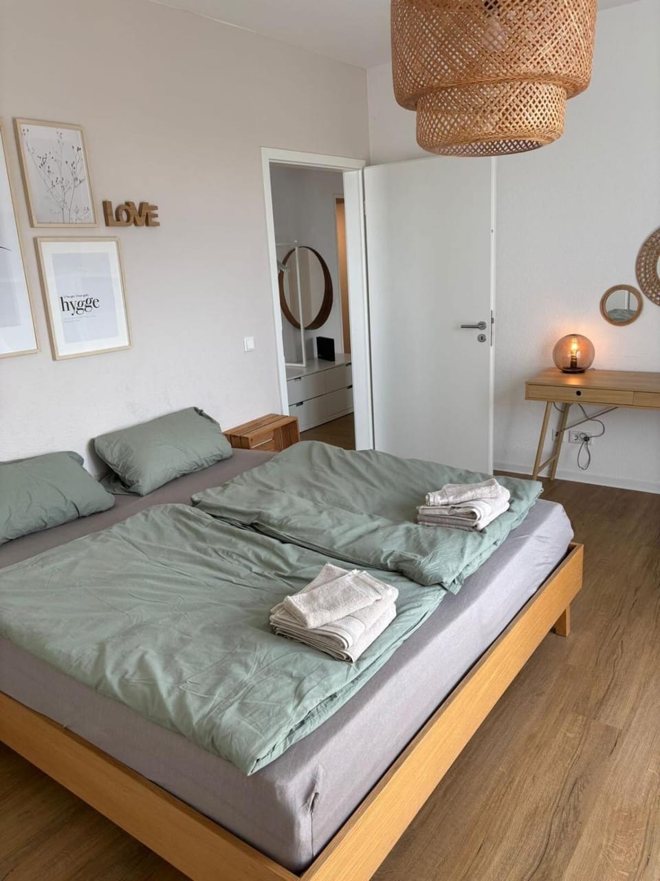 Bed, Photo of the whole room, Bedroom