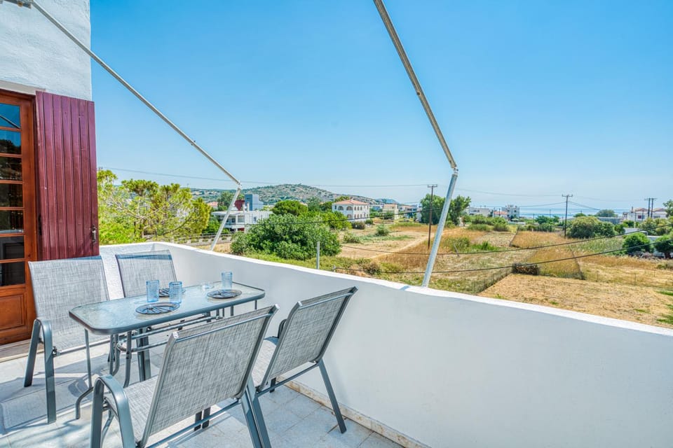 Property building, Patio, Day, Natural landscape, View (from property/room), Balcony/Terrace, Dining area, Mountain view