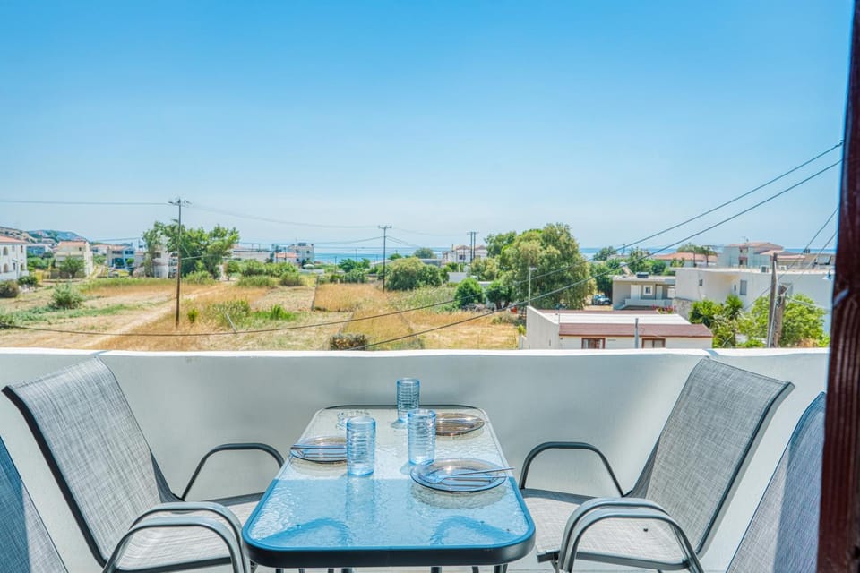 Day, Natural landscape, View (from property/room), Balcony/Terrace, Dining area, Sea view
