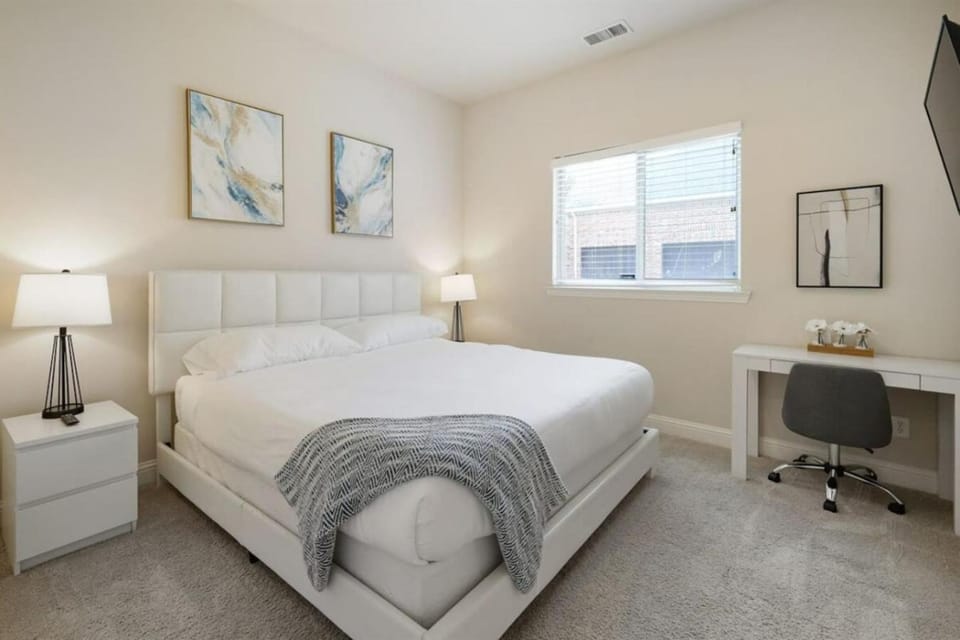 Huge, Luxe 5BR Frisco Retreat with Private Movie Theater, Home Office, and Spacious Yard House in Frisco