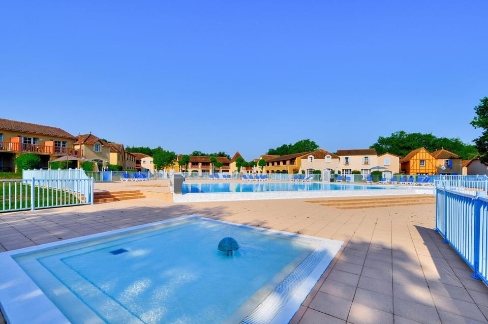 Beach, Swimming pool
