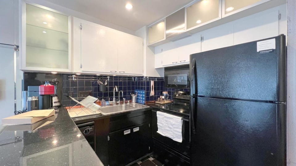 Kitchen or kitchenette, dishwasher, oven, pet friendly, stove
