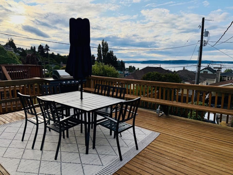 Patio, Natural landscape, View (from property/room), Balcony/Terrace, Dining area, Sea view