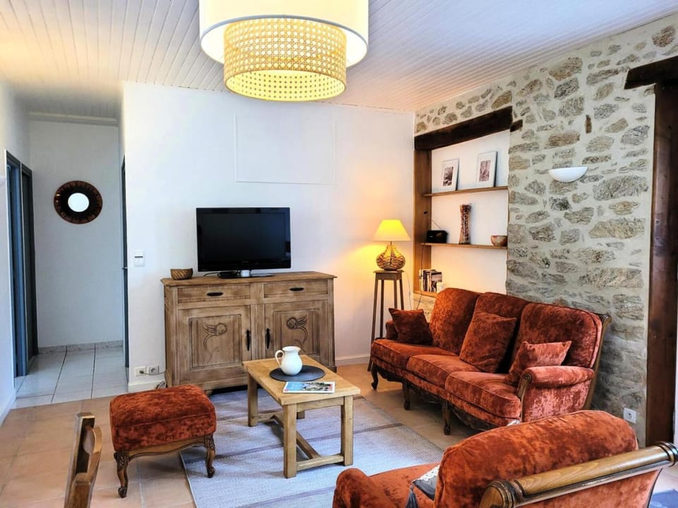 Gîte de France Chez baptiste 2 épis - Gîte de France 4 personnes MAE-0013 Apartment in Auvergne-Rhône-Alpes