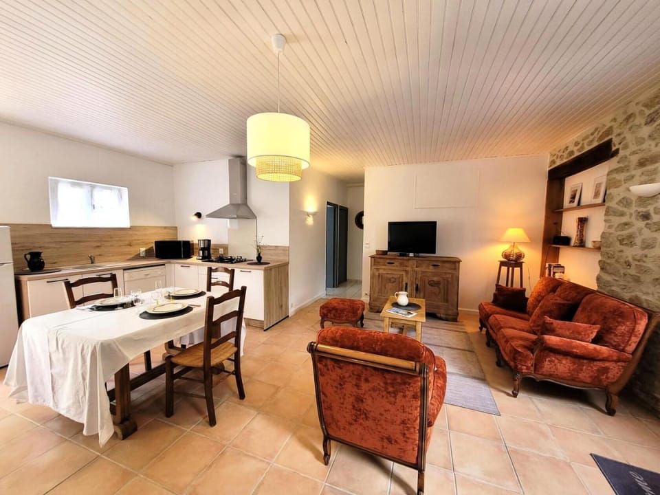 Gîte de France Chez baptiste 2 épis - Gîte de France 4 personnes MAE-0013 Apartment in Auvergne-Rhône-Alpes