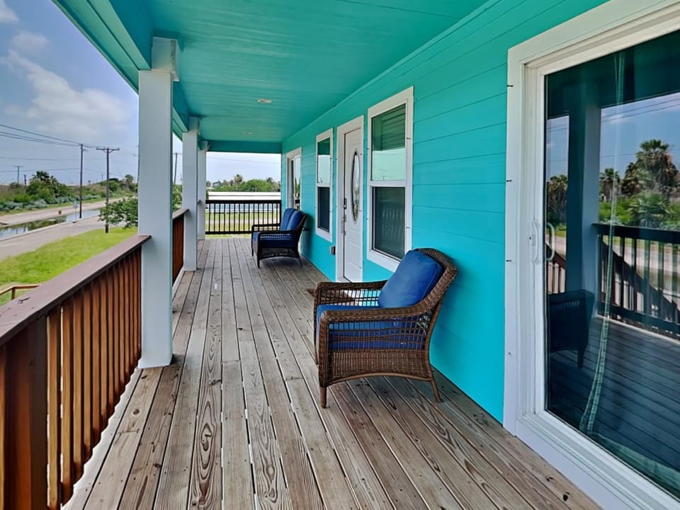 Pura Vida Oasis House in Aransas Pass