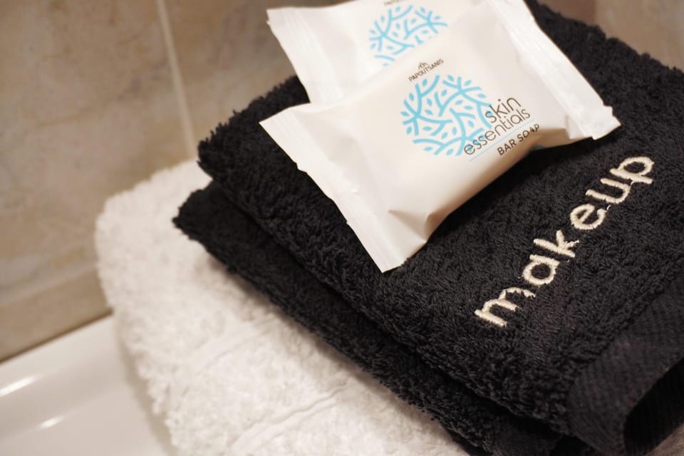 Bathroom, towels