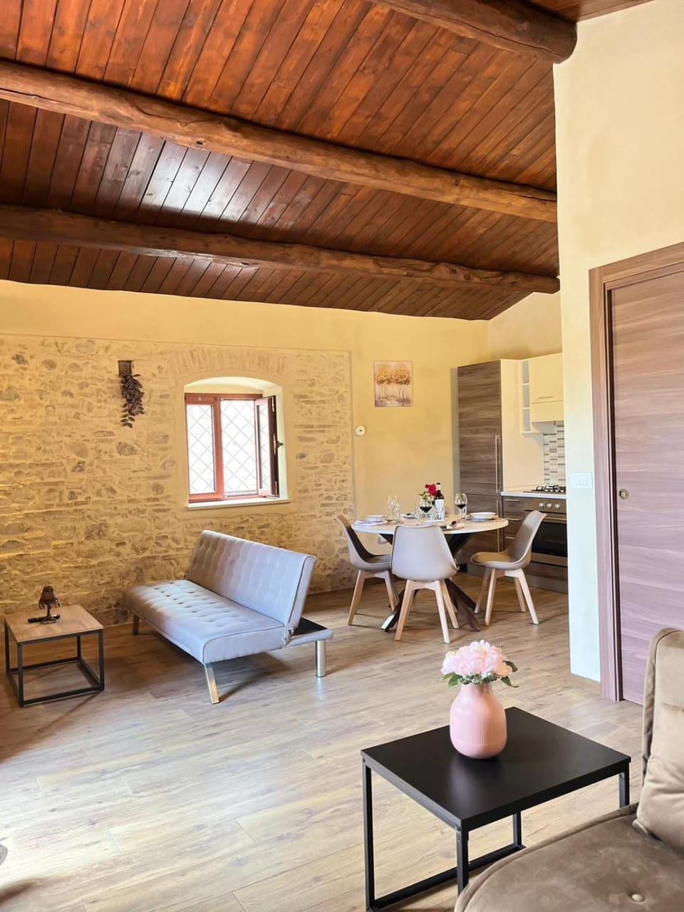 Living room, Dining area