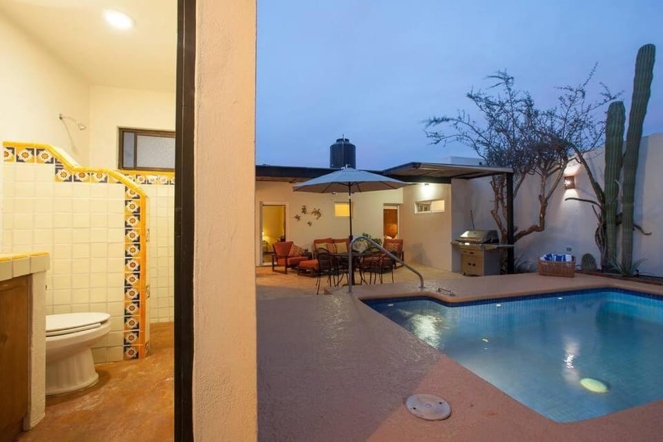 Downtown, private Pool, Walk to malecón House in La Paz