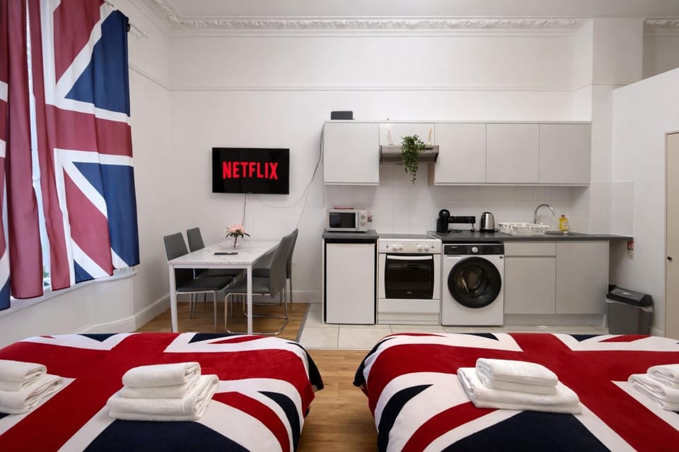 Central London Apartments 4- Hyde Park Apartment in City of Westminster